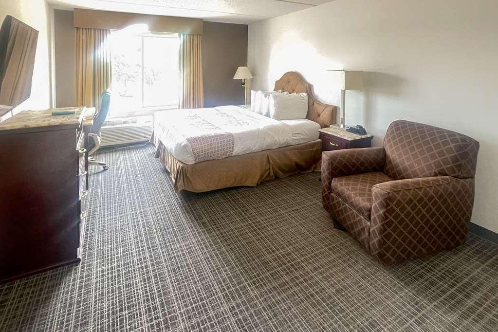 Comfort Inn & Suites Madison East - Monona Room photo