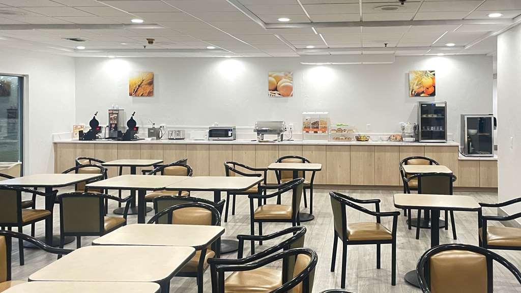 Comfort Inn & Suites Madison East - Monona Restaurant photo