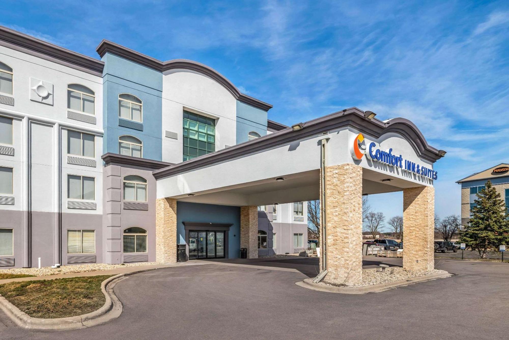 Comfort Inn & Suites Madison East - Monona Exterior photo